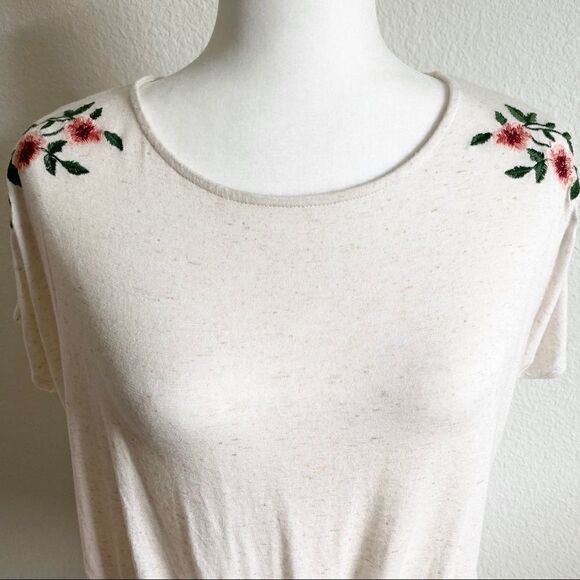 W5 Off White Front Tie Floral Embroidery Short Sleeve Top Stretch Relaxed M boho - Picture 2 of 8